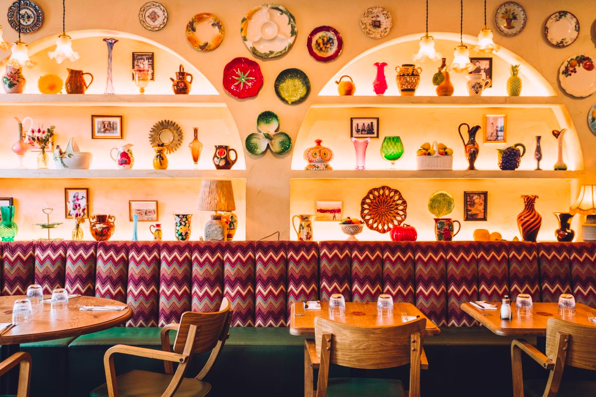 Salle intérieure d'un restaurant